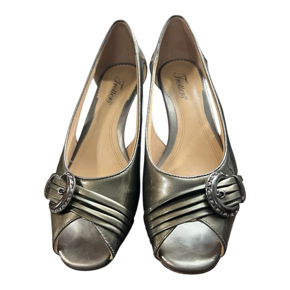 Trotters Silver Leather Peep Toe Low Heels Dress Shoes Size 8.5M - Picture 1 of 13